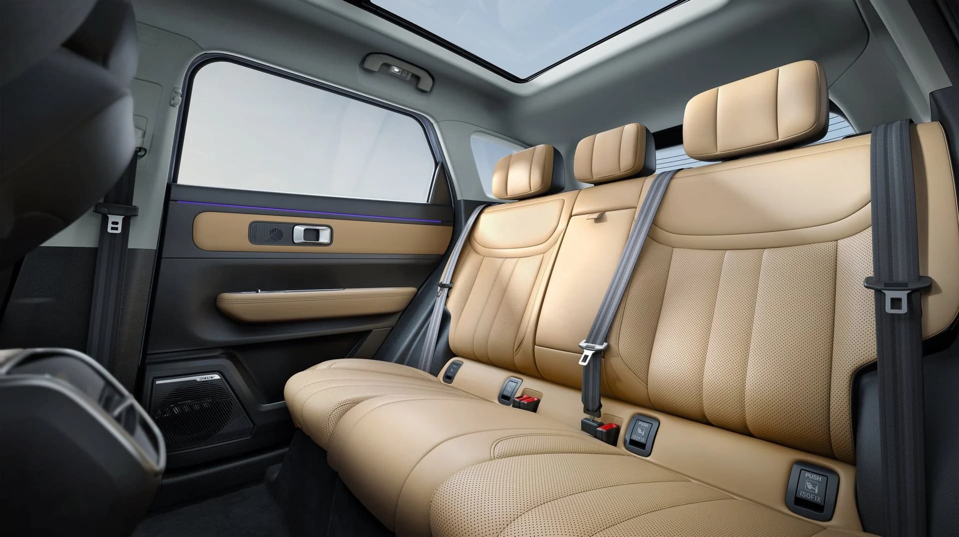 14.8" Touchscreen Infotainment